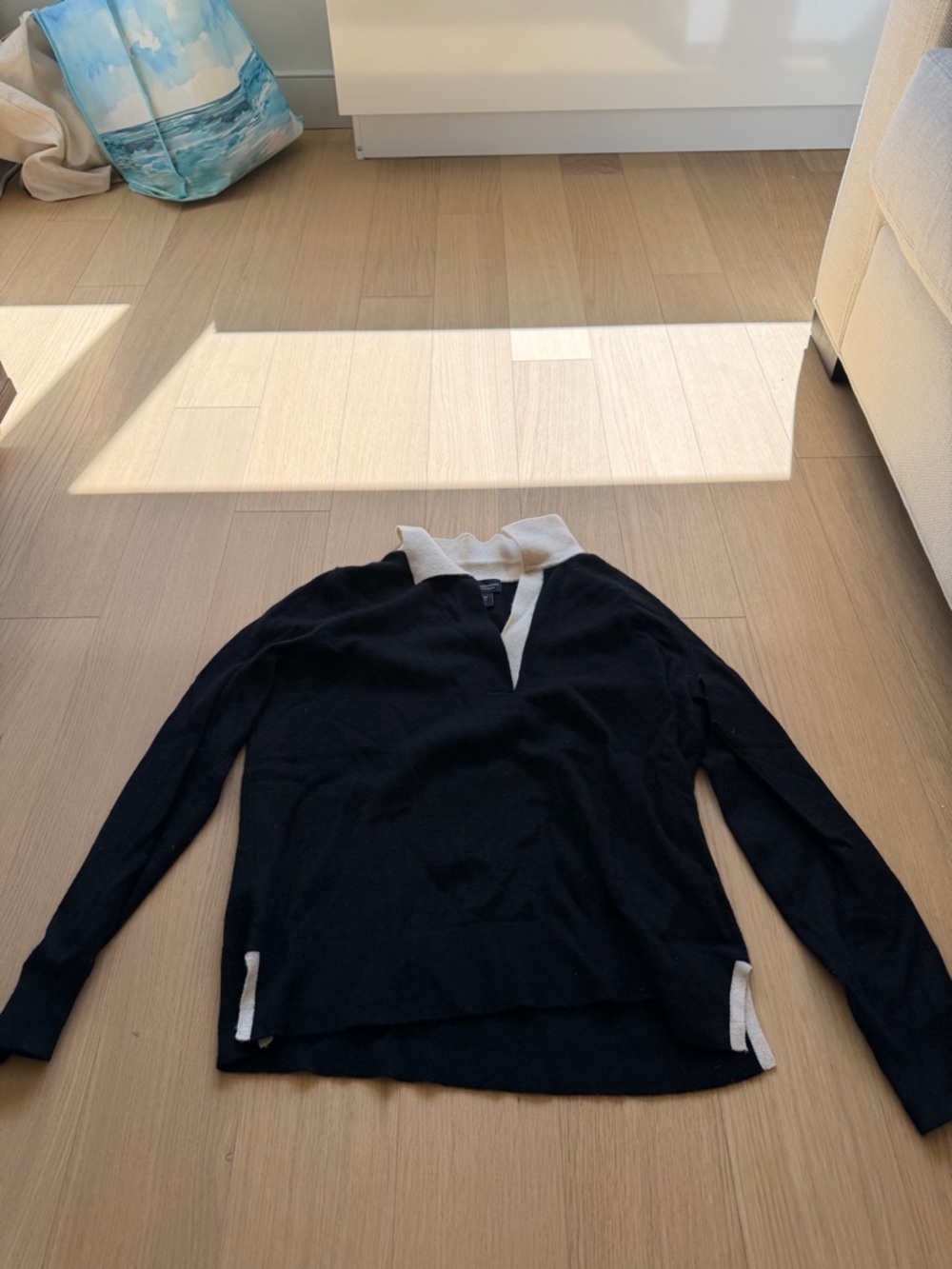 C by Bloomingdale’s Cashmere Long Sleeve Shirt. Size Medium.